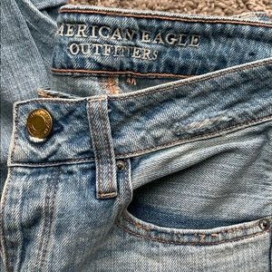 American Eagle Tomgirl Light-wash Jeans